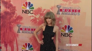 Taylor Swift at 2015 iHeartRadio Music Awards Red carpet