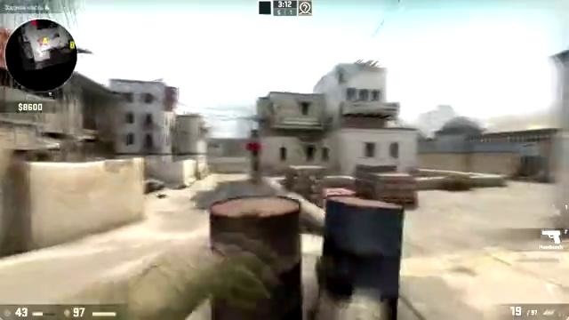 Прогеймер испугался на стриме в cs go