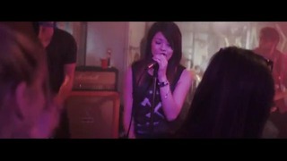 We Are The In Crowd – Kiss Me Again (Official Music Video)