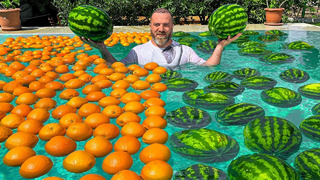 Наполнили бассейн фруктами для эпического кулинарного шоу