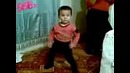 Малыш классно зажигает
