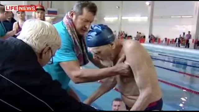 100-летний ветеран установил рекорд по плаванию