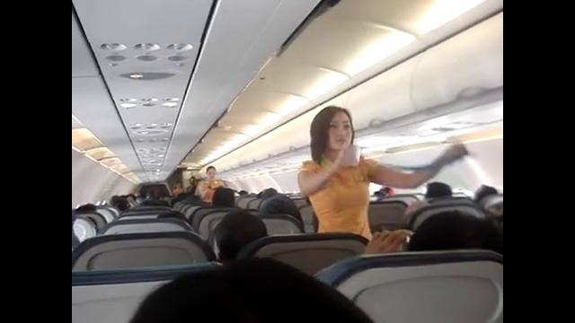 Танцующие стюардесы