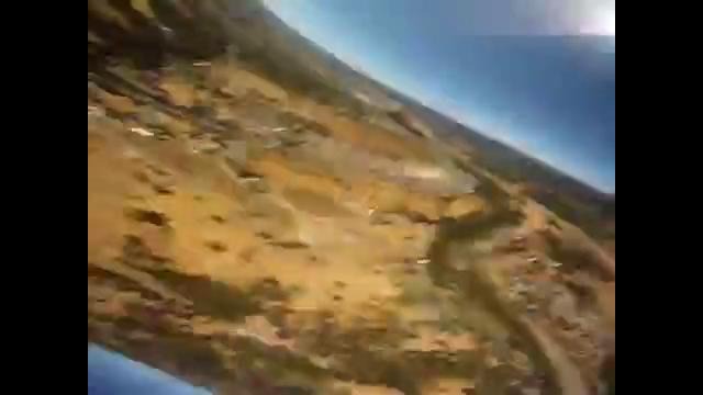 Камера падает с самолета