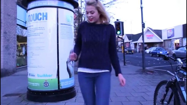 Northern Soul Girl Dances to HAPPY – Pharrell vs Northern Soul