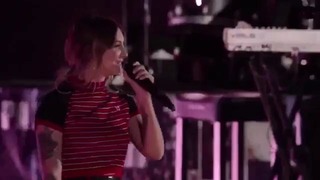 Linkin Park – Heavy (Kiiara & Julia Michaels) Live Hollywood Bowl 2017