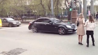 Скромный Mercedes C63 AMG в России