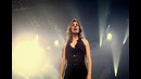 Она вышла, но не смогла запеть. И тогда, запел весь зал
