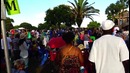 США. Jazz Fest! Танцующий полицейский
