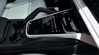 NEW 2024 Porsche CAYENNE facelift Luxury SUV in detail – FIRST LOOK 4k