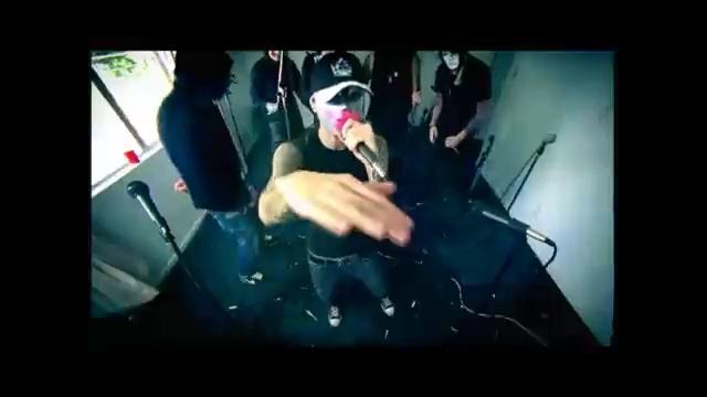 Hollywood Undead-Undead Broadcast version