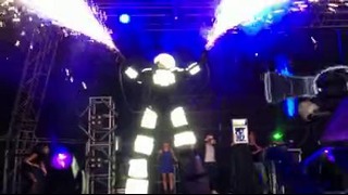 Robot Dance @ Carl Cox arena – UMF Korea