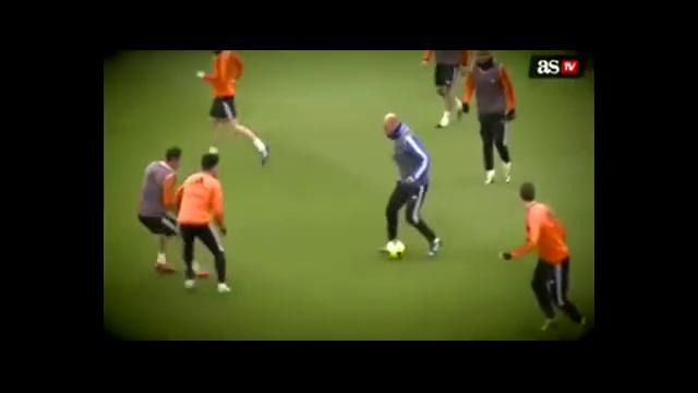 Зидан показал игрокам Реала что такое футбол