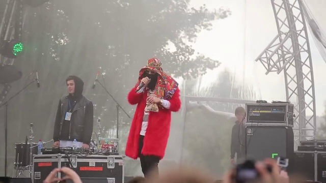 Big Russian Boss на VK Fest попросил чипсы с луком