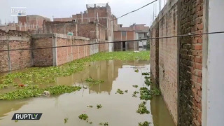 Страшный потоп в Индии. Улицы стали реками, жители пересели на лодки