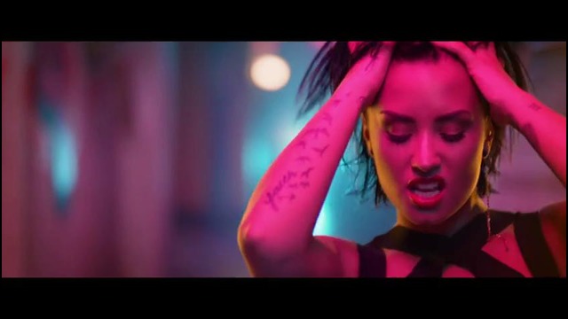 Demi Lovato – Cool for the Summer (Official Video 2015!)