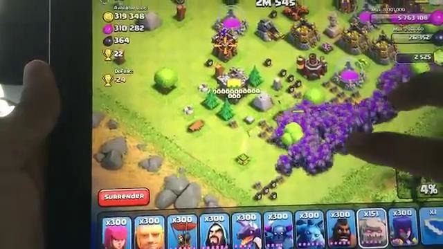 Clash of clans – 300 Golems & 300 Giants (mass Gameplay)