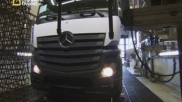 Мегазаводы: Грузовики Мерседес / Megafactories: Mercedes Overhaul