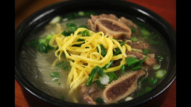 Beef short ribs soup (Galbitang: 갈비탕)