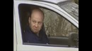 Полицейский прикалывается над автомобилистами