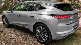 2022 DS 4 – Charismatic Luxury Small SUV