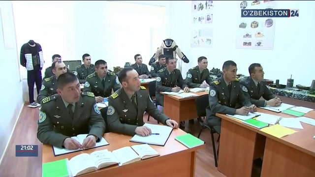 [HD] Shavkat Mirziyoyev harbiylarga yaratilgan sharoitlar bilan tanishdi