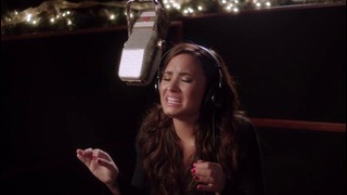 Demi Lovato – Silent Night (Honda Civic Tour Holiday Special)