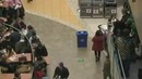 Эта девушка просто выбросила чужой мусор. Она не знала, что случится дальше Источни
