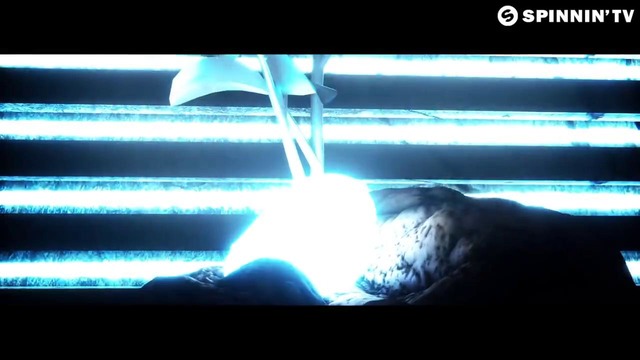 SLVR – Kinda (Official Music Video)