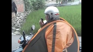 Японское ноу-хау – дождевик для скутера