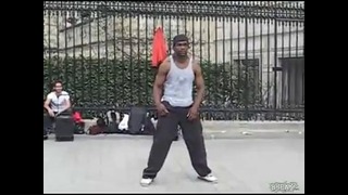 Крутые танцы на улицах Парижа
