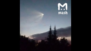 Полет ракеты «Союз» в ночном небе