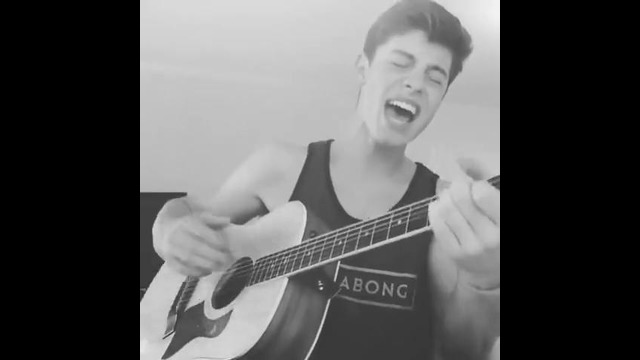 Shawn Mendes – Hello (Adele Cover)