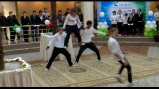 Танец танцевальной группы SmaRTDance из Навои