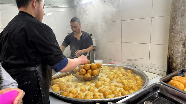 Самая Дешевая Уличная Еда в Узбекистане! Не успевает Даже остыть! Пирожки! Ташкент