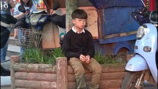 Помочь на проезд маленькому мальчику. Социальный эксперимент в Китае