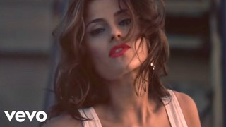 Nelly Furtado – Maneater (US Version) (Official Music Video)