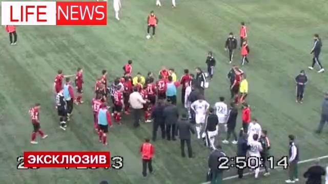 Арбитр Кадыров избивает футболиста после матча