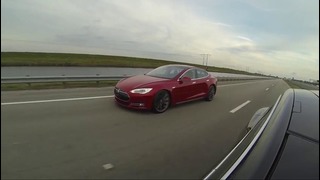 Дрэг-рейсеры устроили гонки на Tesla Model S