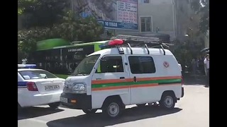 Автобус врезался в дерево в Ташкенте