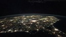 Вид из космоса на ночную Землю