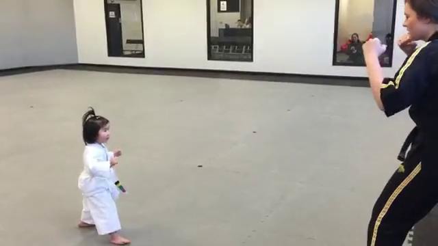 Трёхлетняя таэквондистка