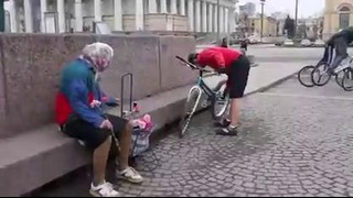 Бабушка на Велосипеде