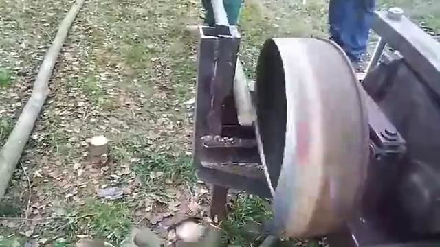 Вот как нужно рубить дрова