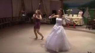 Весёлый танец от невесты