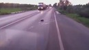 Приколы на трассе с маленькой машинкой