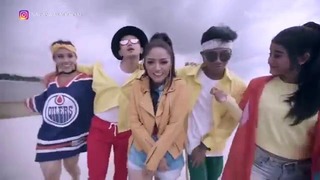 Siti Badriah – Lagi Syantik (Official Music Video NAGASWARA) #music