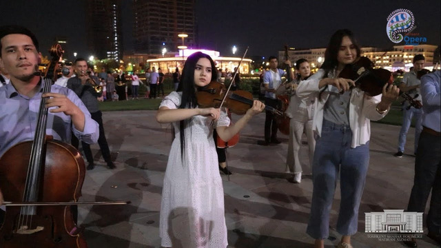 Tashkent City’га ташриф буюрган юртдошларимиз Тошкент опера фестивалининг ёрқин шукуҳини ҳис этди