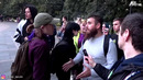 Лев против – толпа молодежи получила за