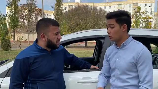 Tilida boshqa dilida boshqa – Abu Vines